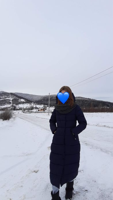 Жіночий пуховик темно синій