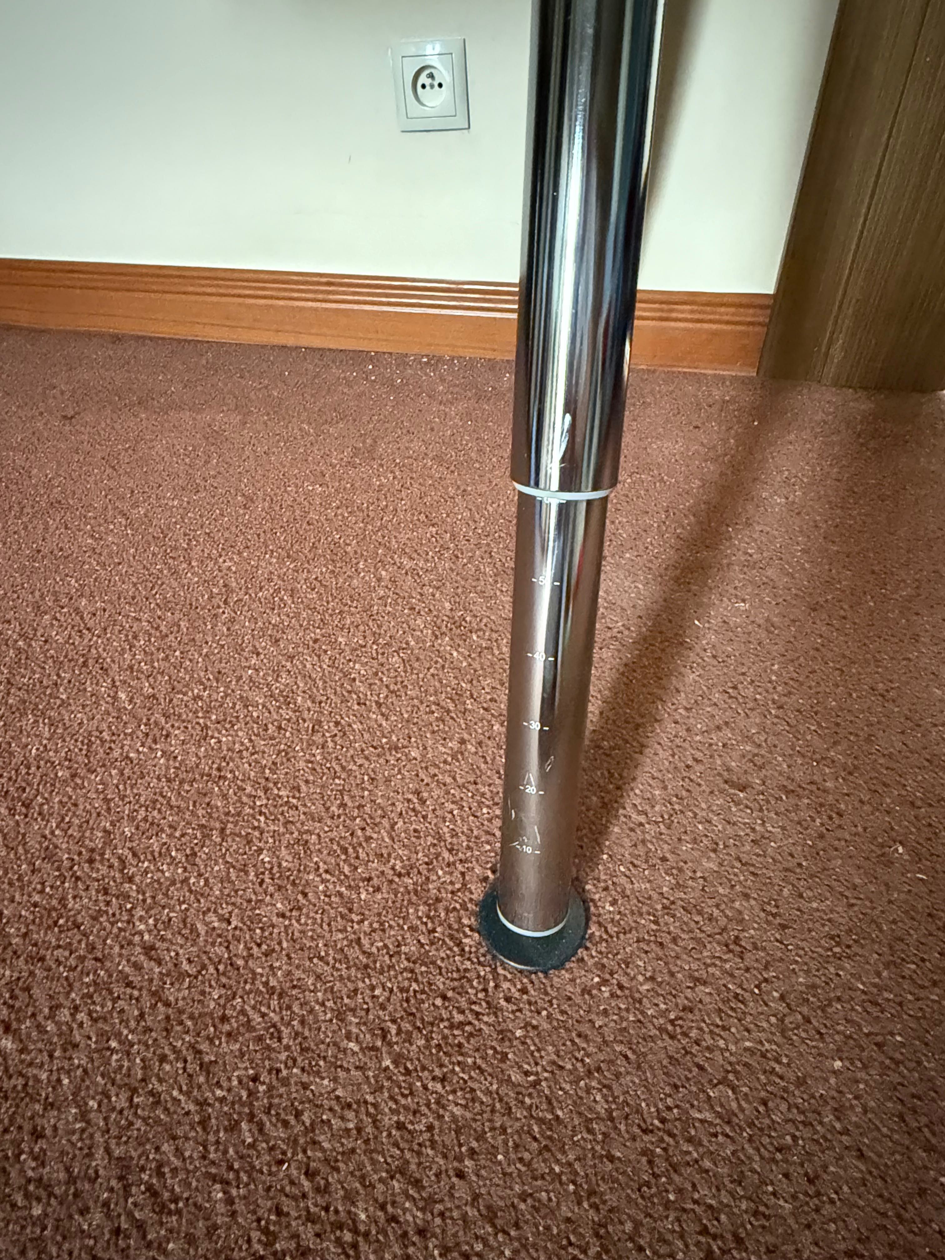 Biurko: białe szkło 160/80/1 cm, regulowana wysokość - IKEA