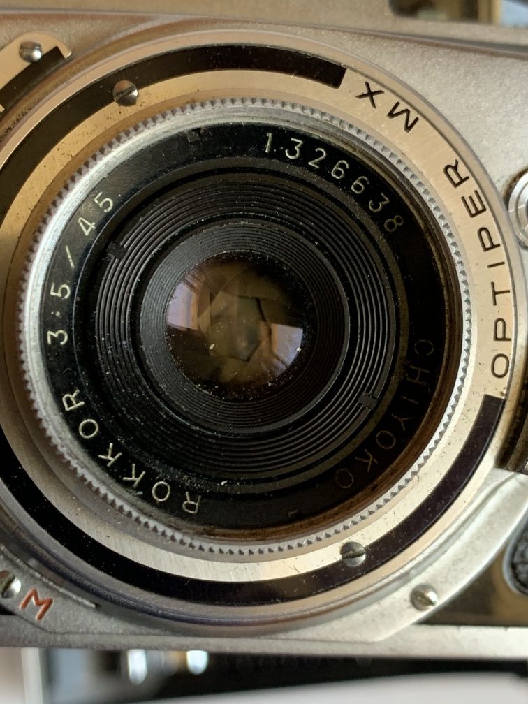 Винтажный фотоаппарат Minolta A (1950-е года) с кожаным чехлом