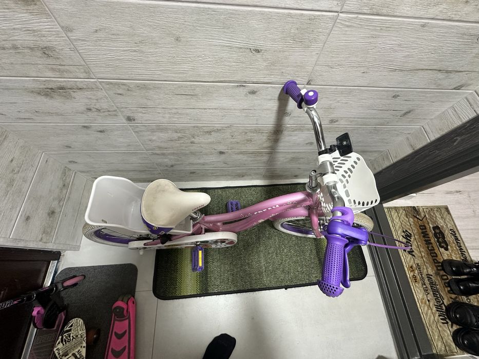 Продам детский велосипед 4-7 лет для девочки колеса 18