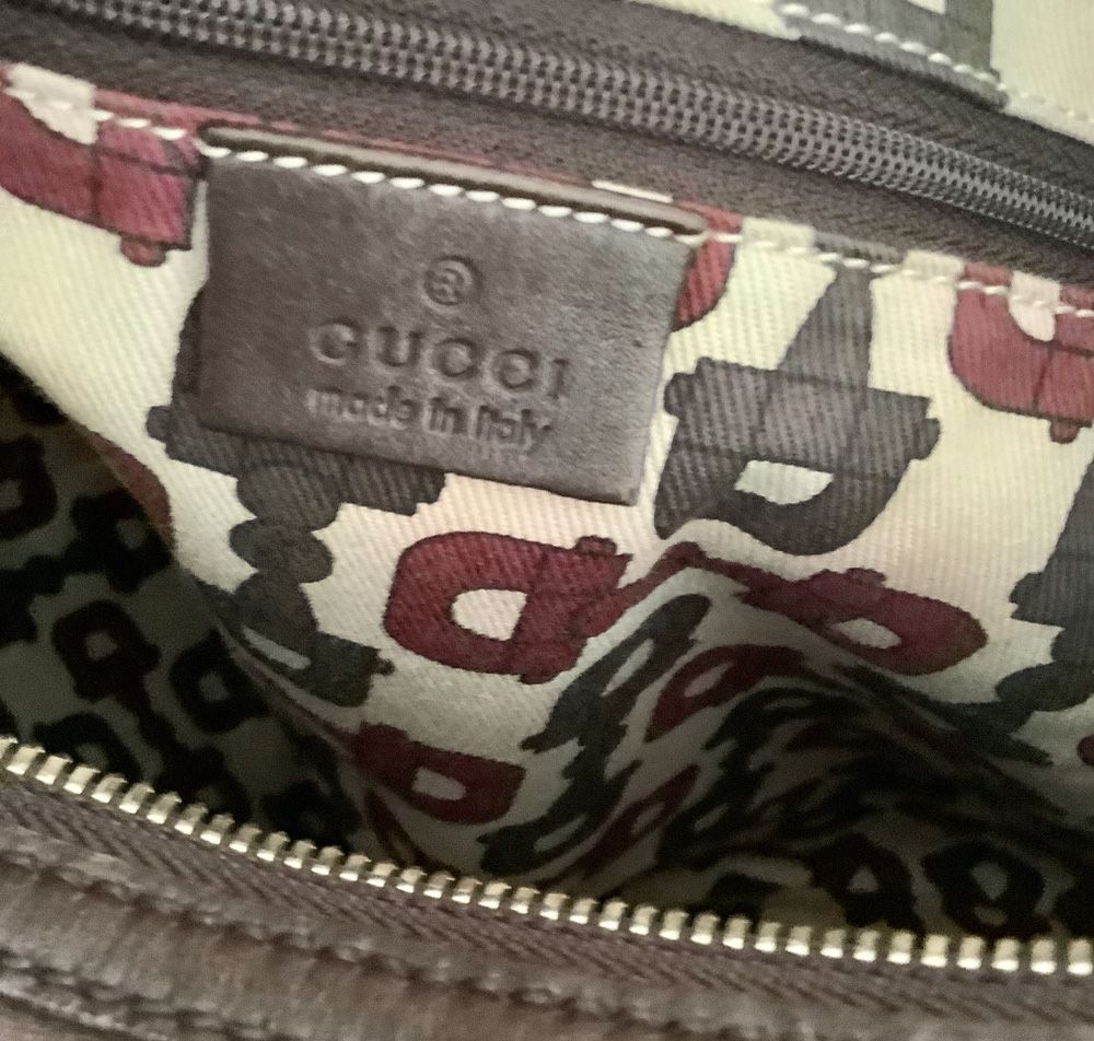 Mala original GUCCI em pele gravada