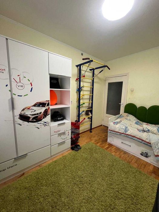 Продам  3-х комн.  на Черемушках. Гайдара. 71 метр. Новый фонд.