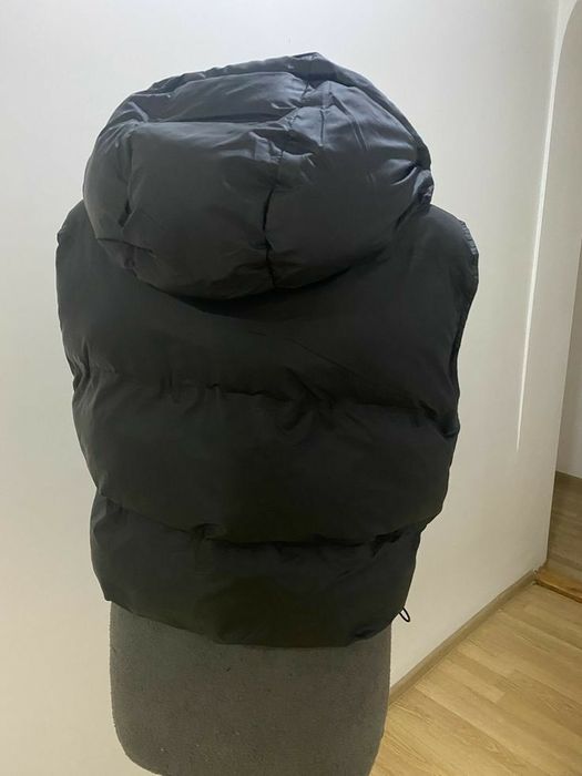Жилетка коротка zara