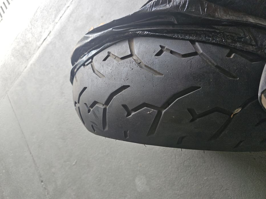 Pneu de mota 240/40VR18 Pirelli Night dragon