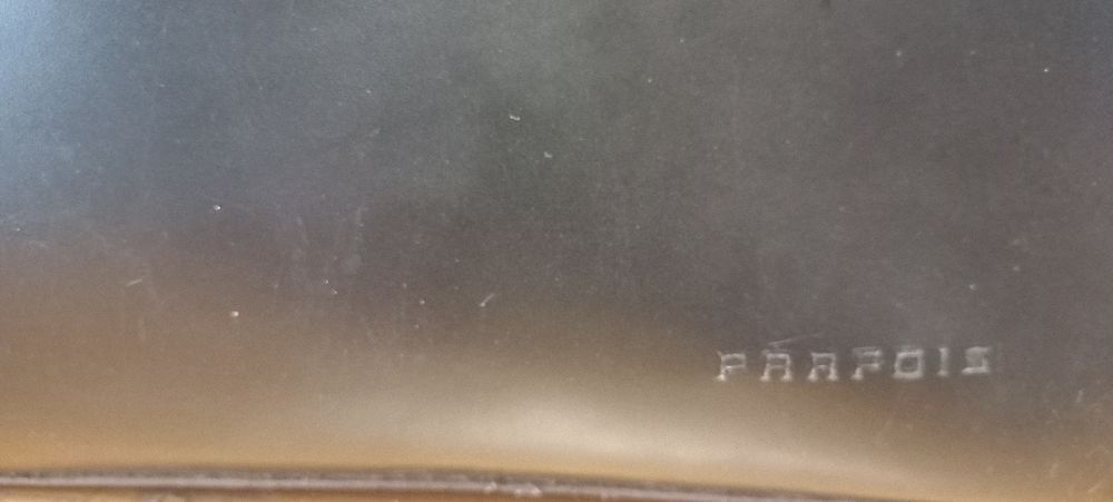 Mala senhora em pele