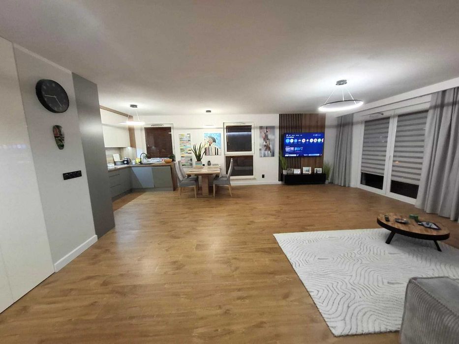 Letnica, 85m2 wysoki standard, ogromny salon