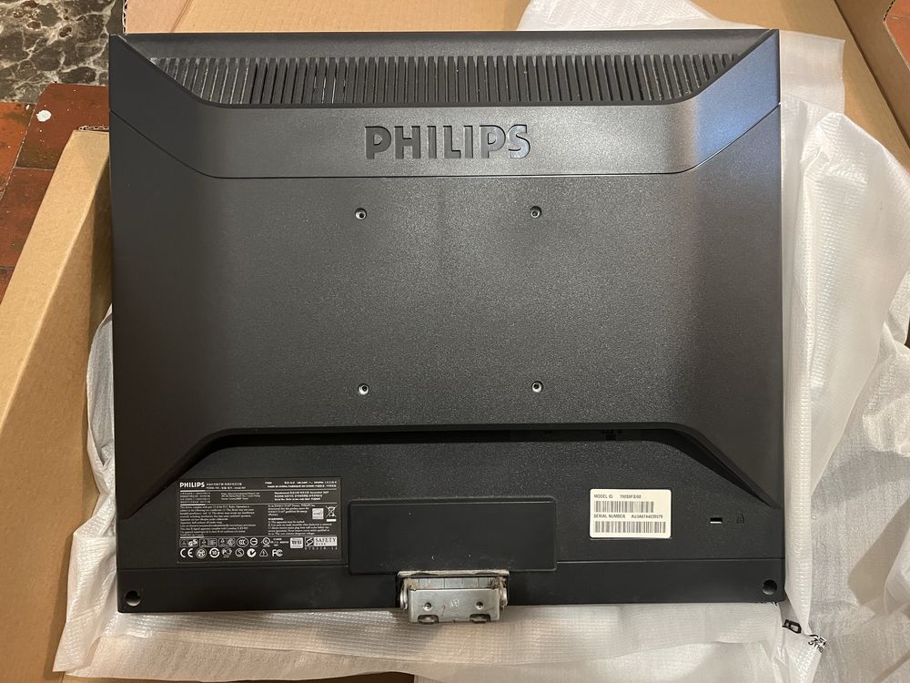 Монитор Philips 190S8FS/00