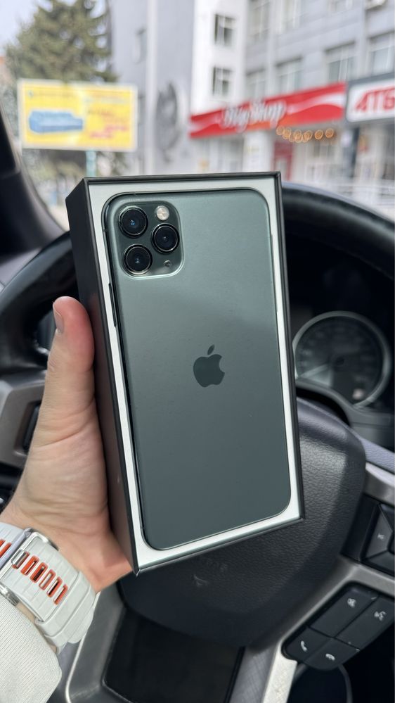 Продам Iphone 11 pro max 256