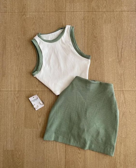 Костюм спідниця-шорти та топ