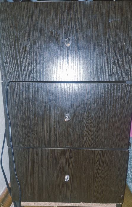 Стіл комп'ютерний