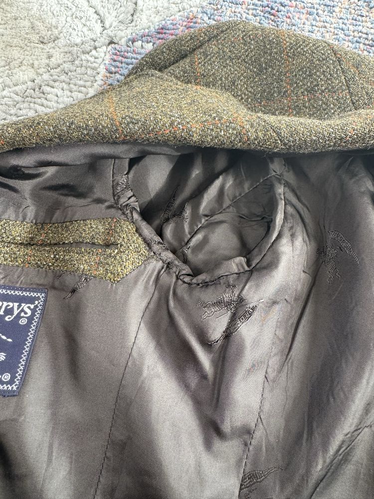 Burberrys’ tweedowa marynarka oversize