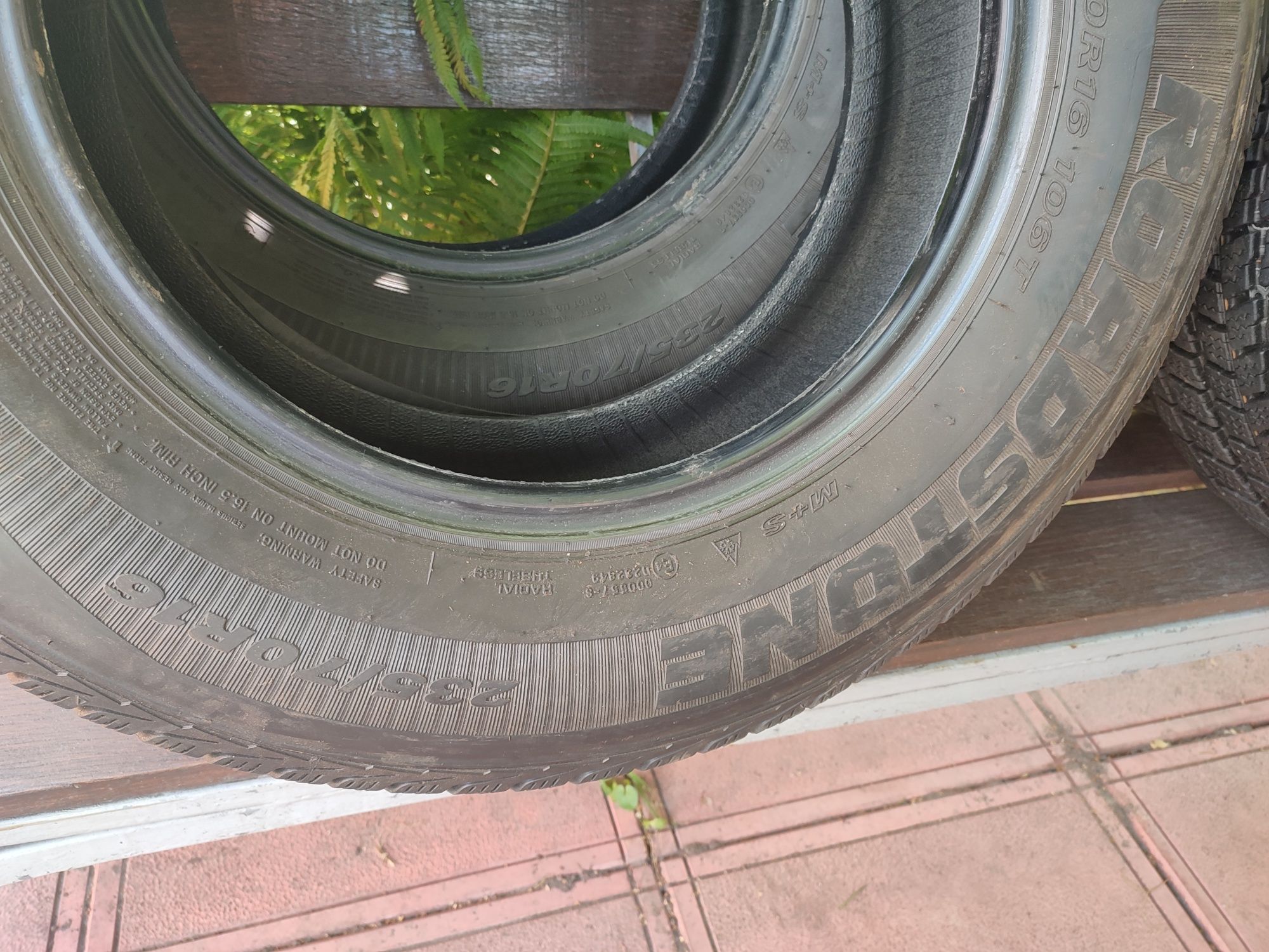 Автошина Roadstone 235/70/R16 зимова