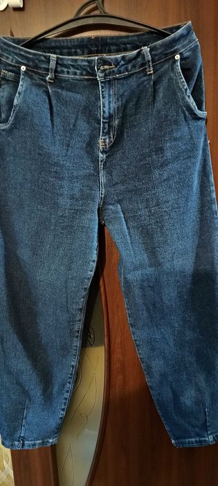 Продаю джинси -мом