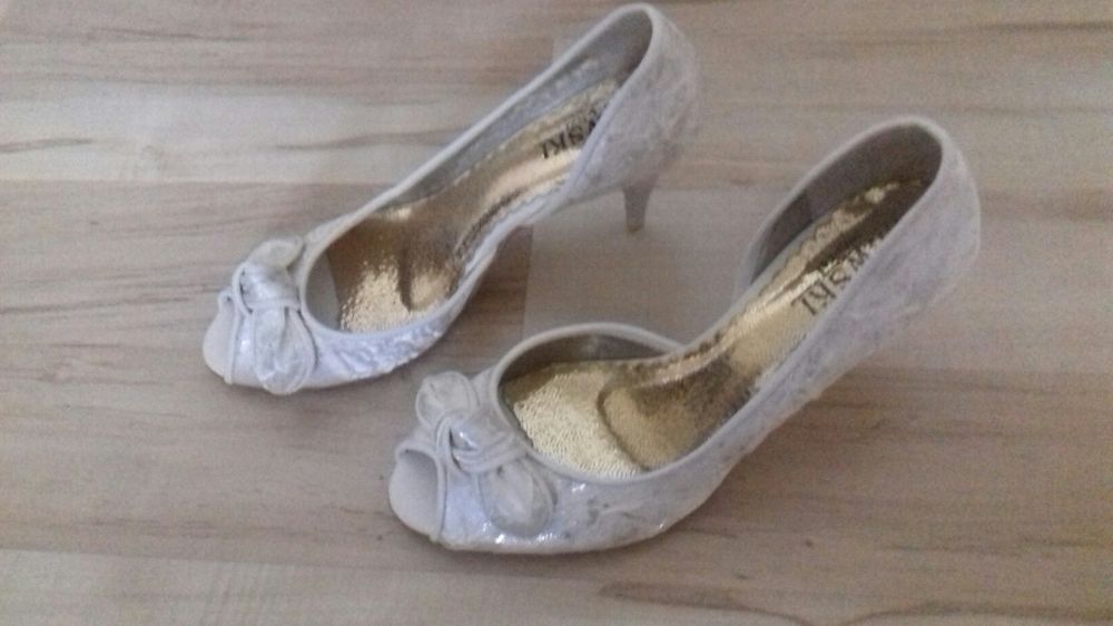 Buty Lewski rozmiar 38 ecru Nowe