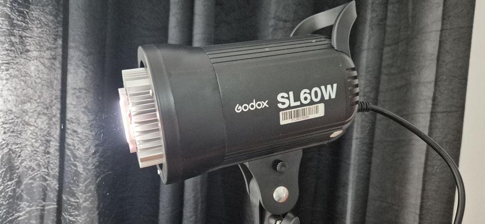 Luz de Vídeo Godox SL60W -
