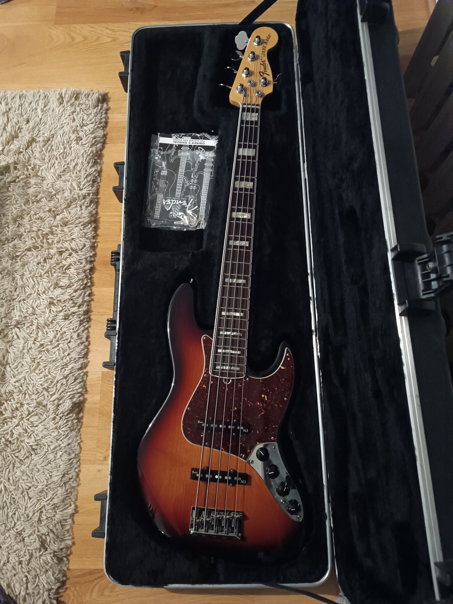 Fender American Deluxe  jazz bass V