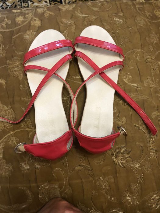 Женские кожаные сандали, б/у.  Размер 40