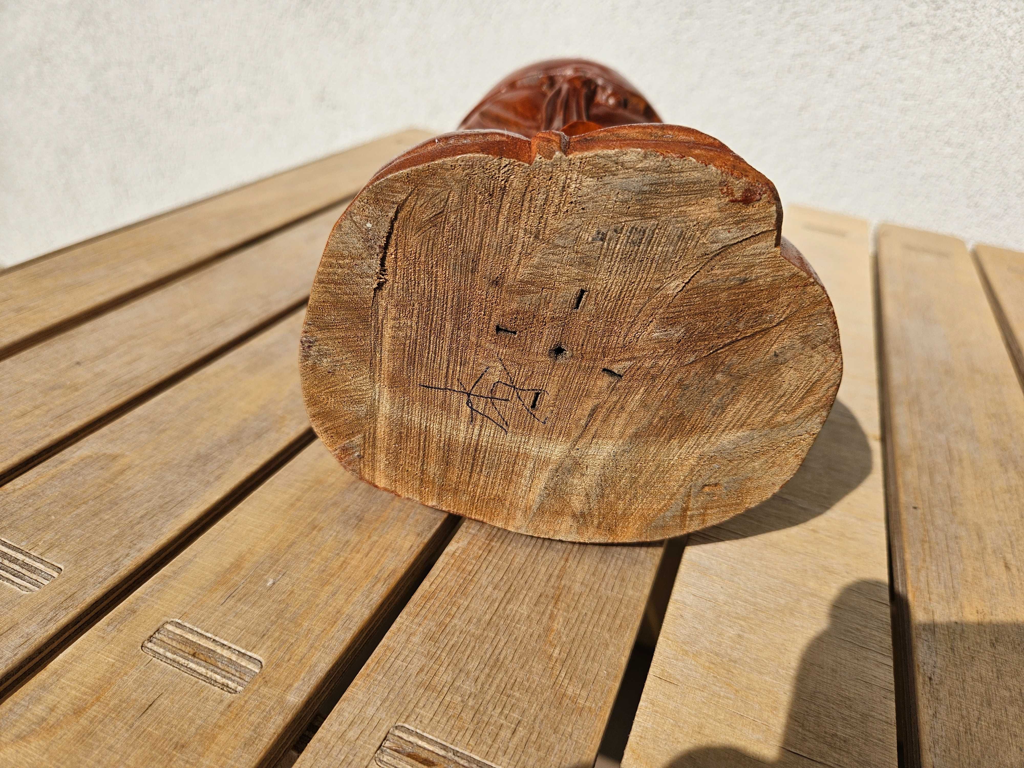 Stojący szczęśliwy budda z drewna - 34 cm wysokości