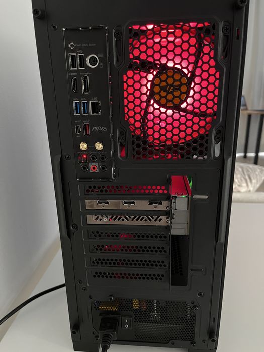 Komputer Ryzen 5600 Rx 9060xt 32Gb ddr4 1tb ssd B550