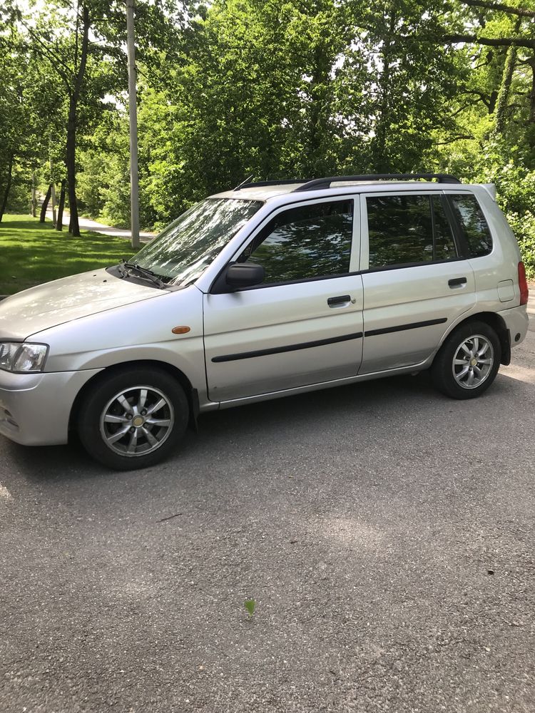 Продам машину мазда демио