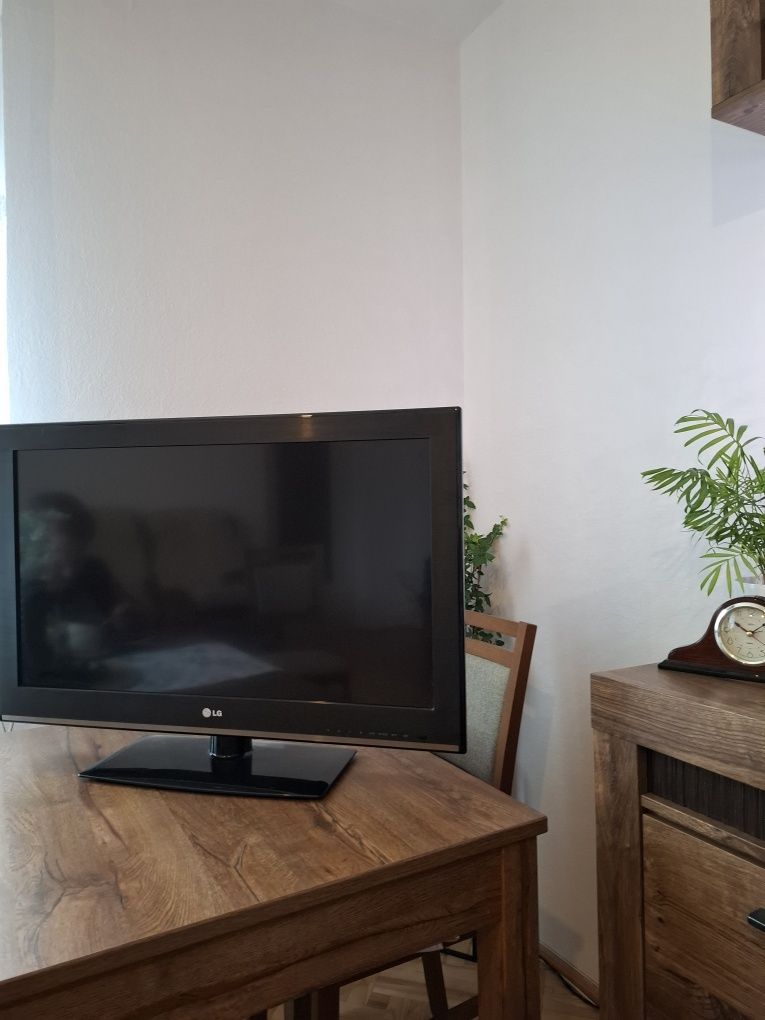 Telewizor LG 32 z dekoderem.