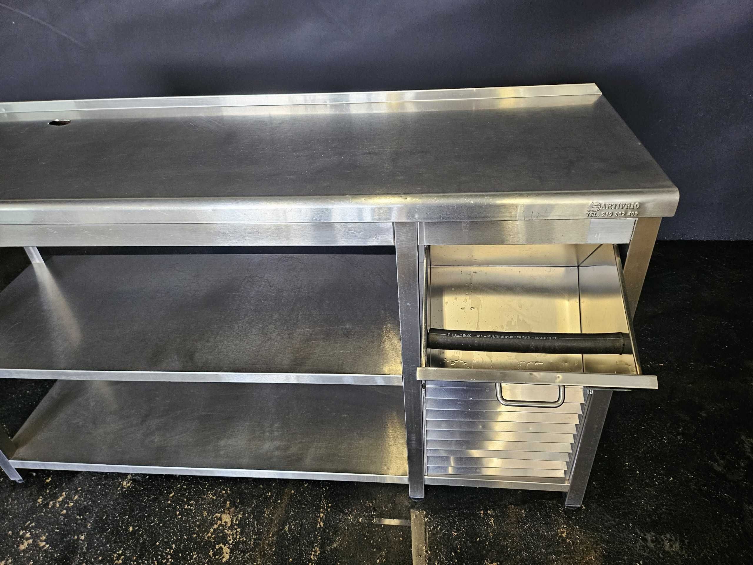 Bancada em inox para cafetaria