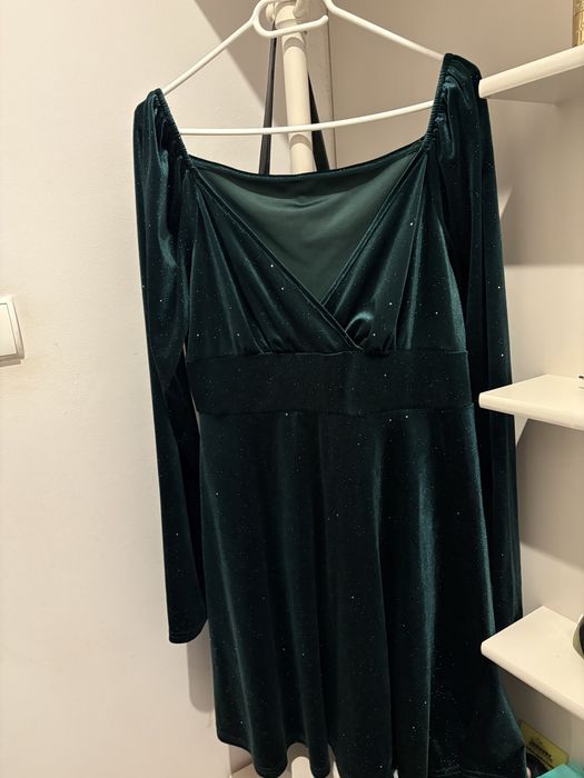 Zielona welurowa sukienka