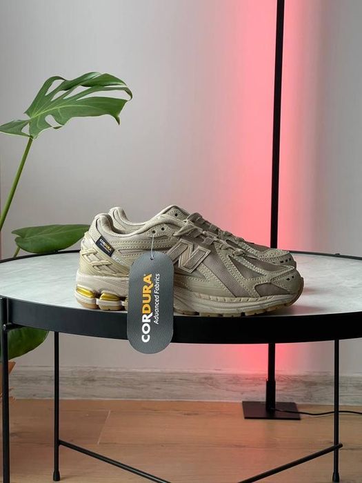 Кросівки New Balance 1906r