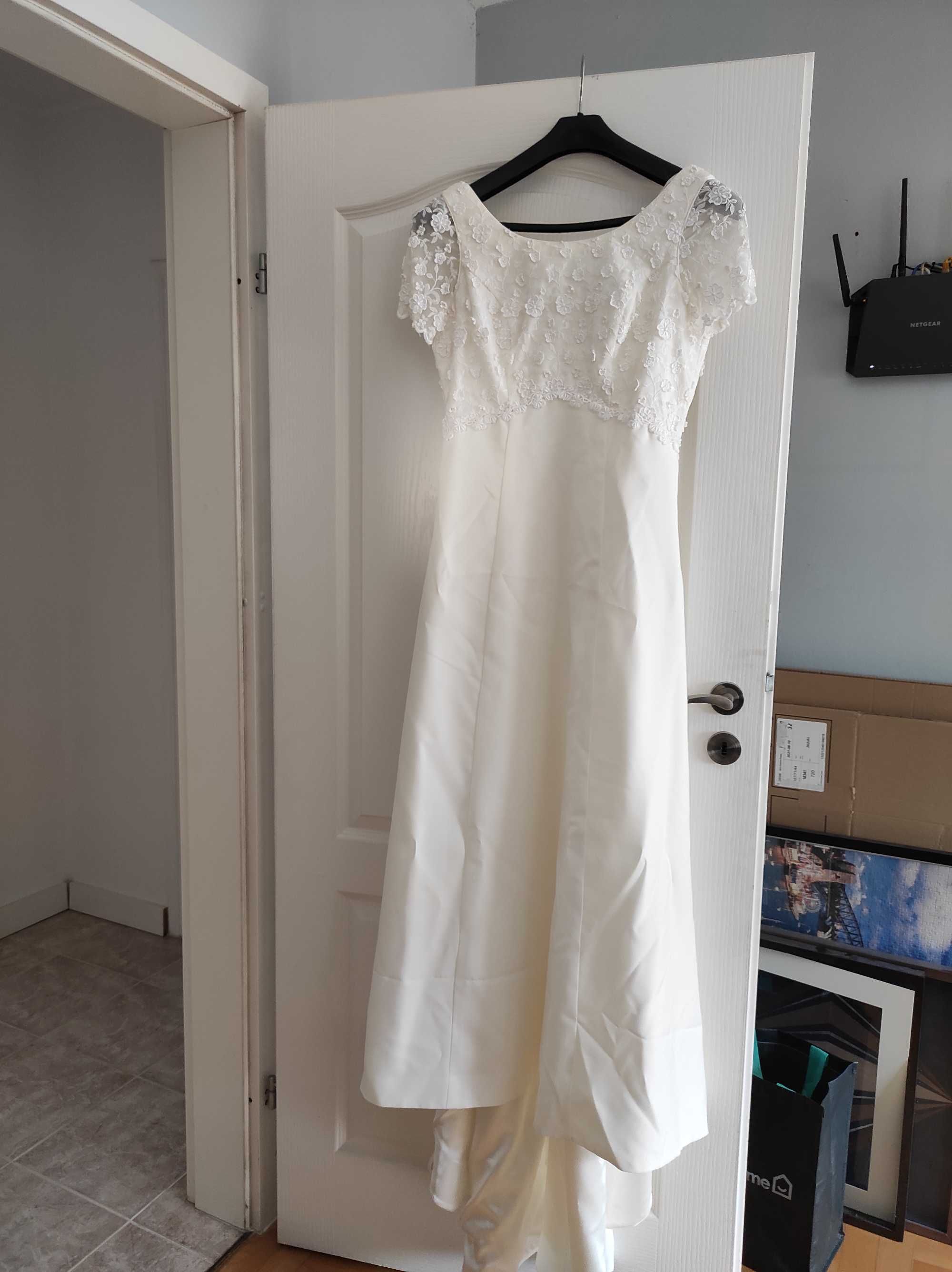 suknia ślubna Pierre Cardin ecru rozmiar M