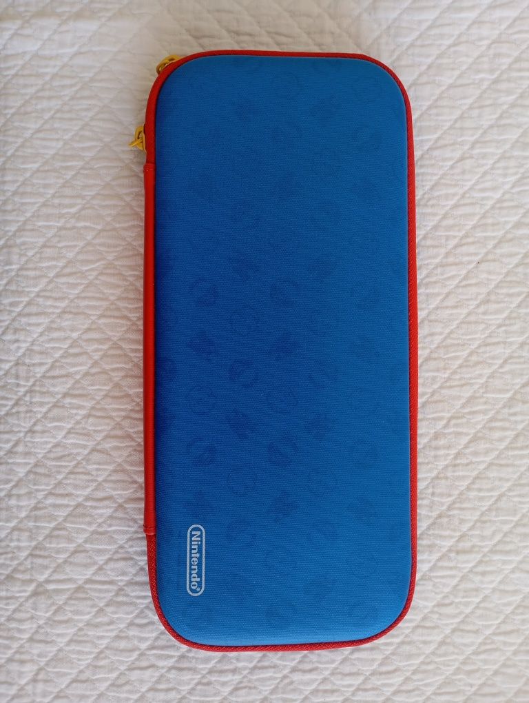 Nintendo Switch com acessórios