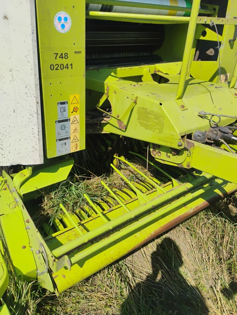 CLAAS Rollant 255