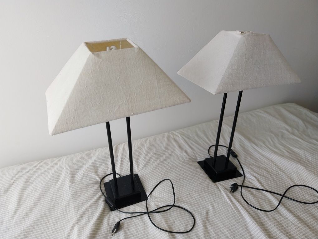 2 Candeiros de mesa de cabeceira  modernos