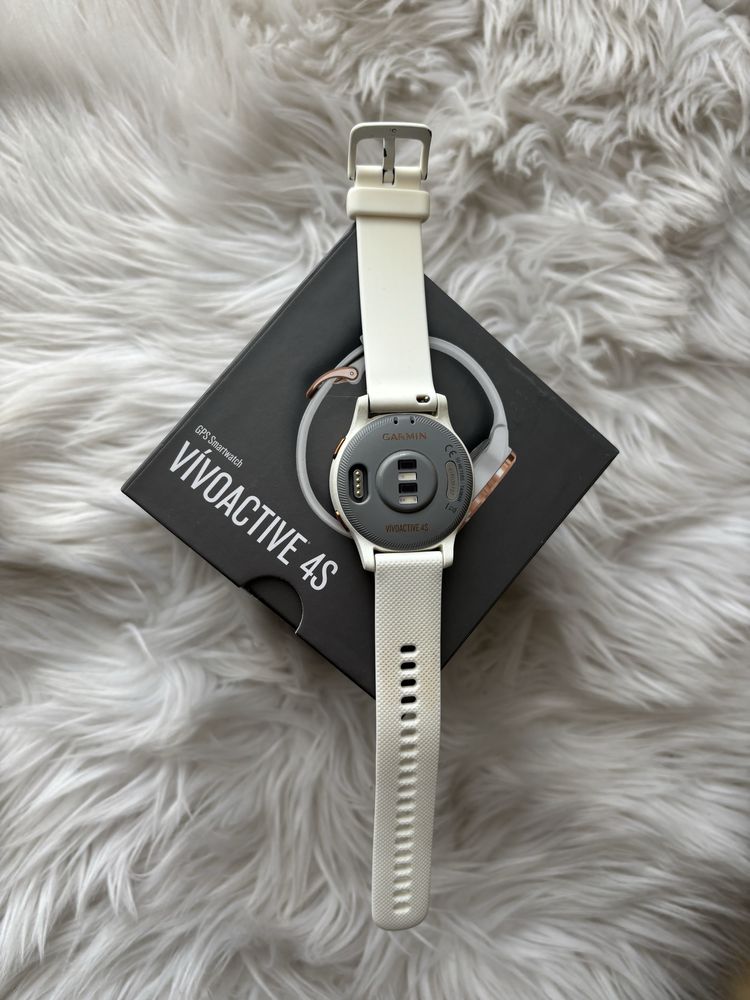 Garmin Vivoactive 4S, bialo - złoty