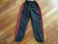 Spodnie dresowe dziecięce Adidas na 10-11 lat