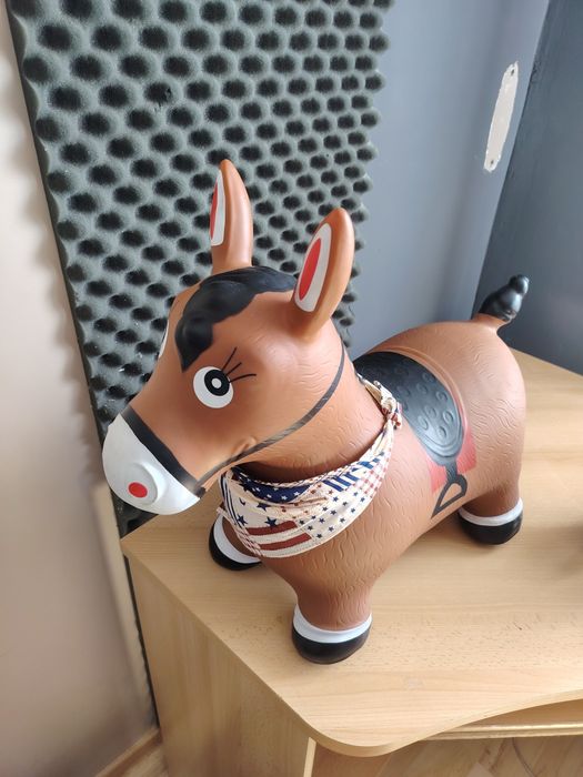 Konik do skakania dmuchany