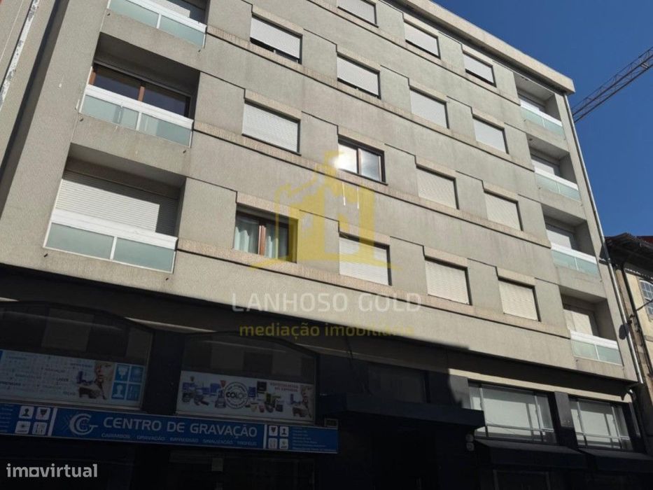 Apartamento T4 Totalmente Renovado - São Vicente, Braga