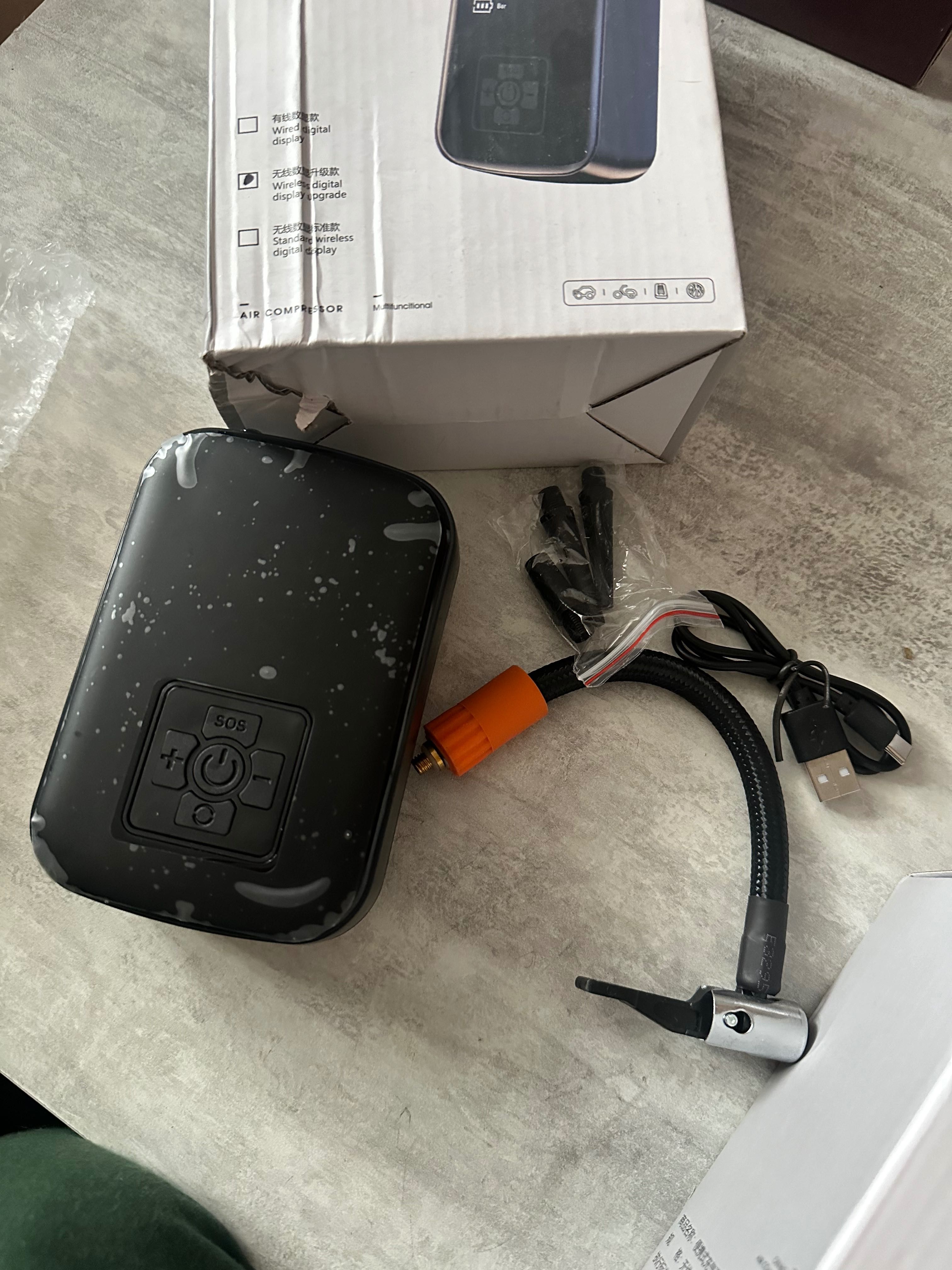 Автоматичний безпровідний компресор 3 в 1 з powerbank