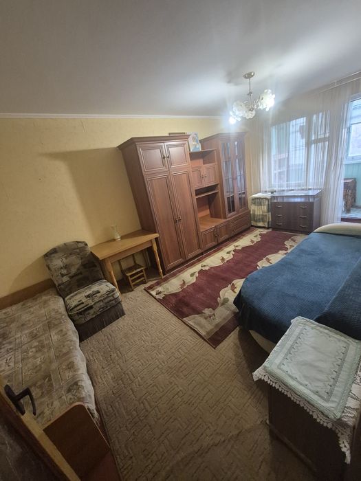 Пропонується в оренду 1-кімнатна квартира.Митниця.