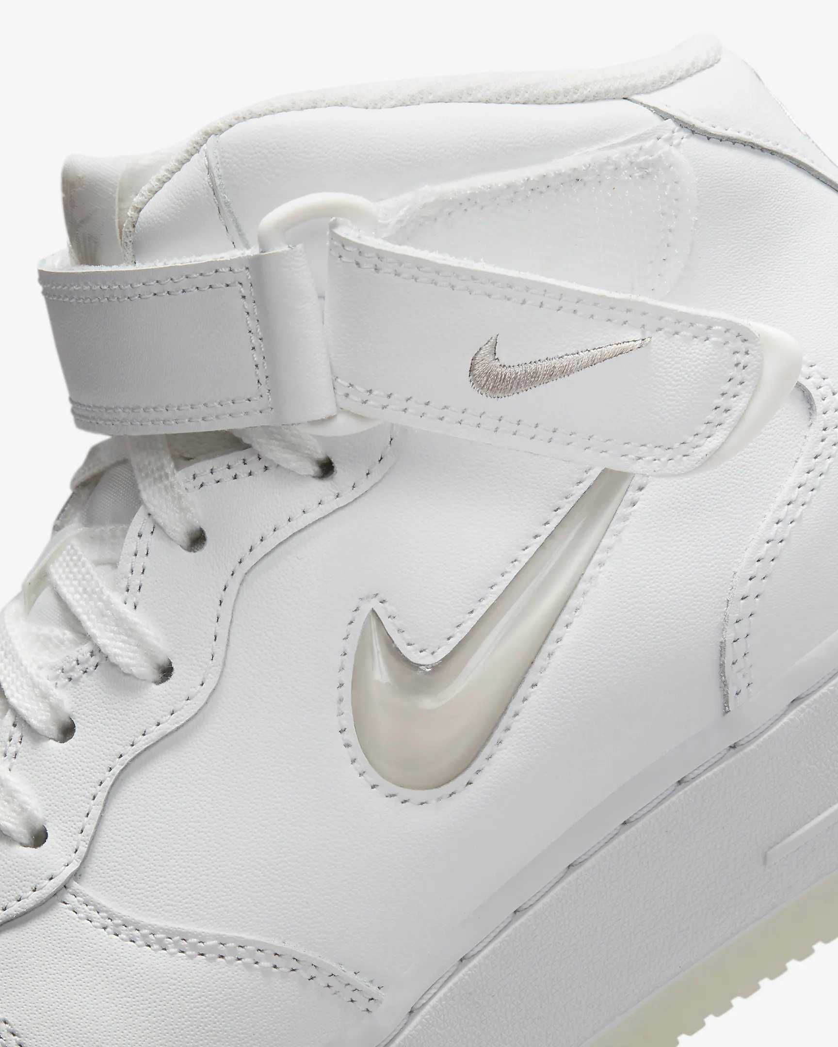 Кросівки чоловічі Nike Air Force 1 Mid ’07 (DZ2672-101) кеди Jordan 44