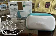 Cricut Joy Machine - компактний, портативний розумний DIY, плоттер