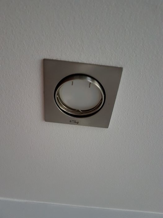 Oprawa sufitowa nadtynkowa  oczko świetlne