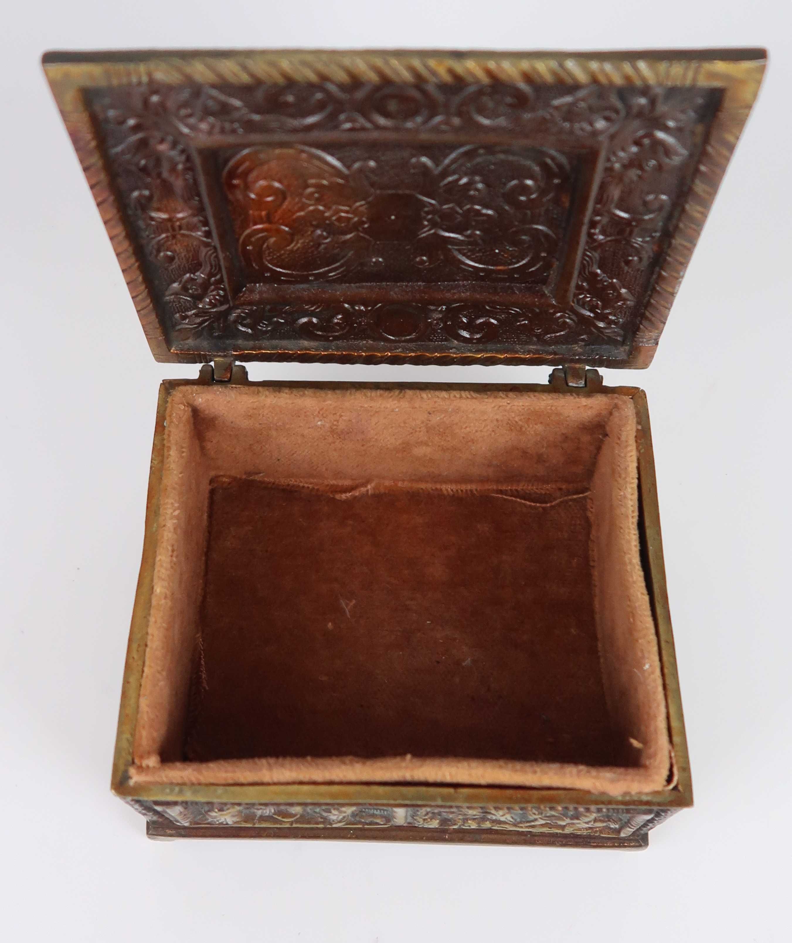 Caixa guarda-joias bronze Séc. XIX/XX