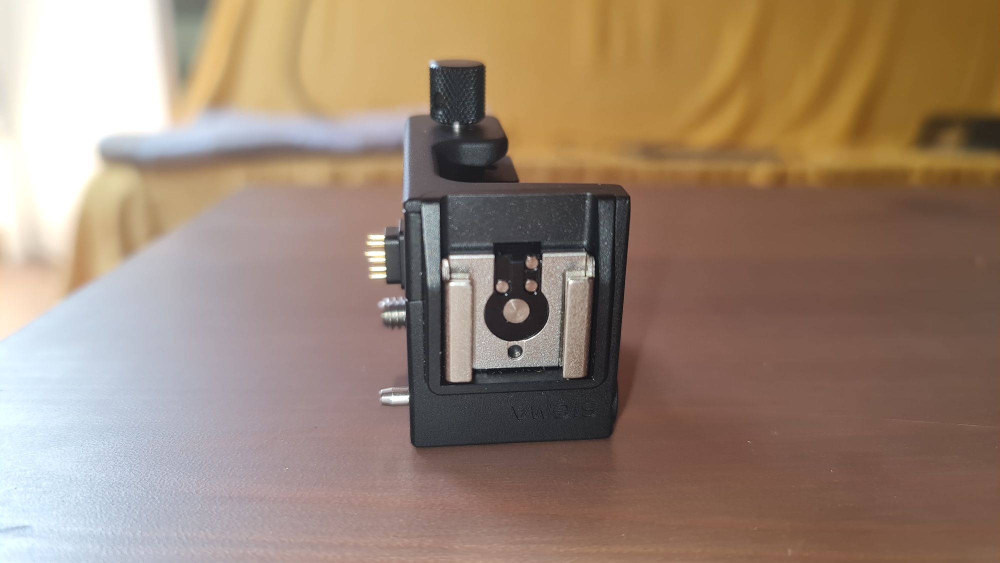 Sigma hu-11 hot shoe unit