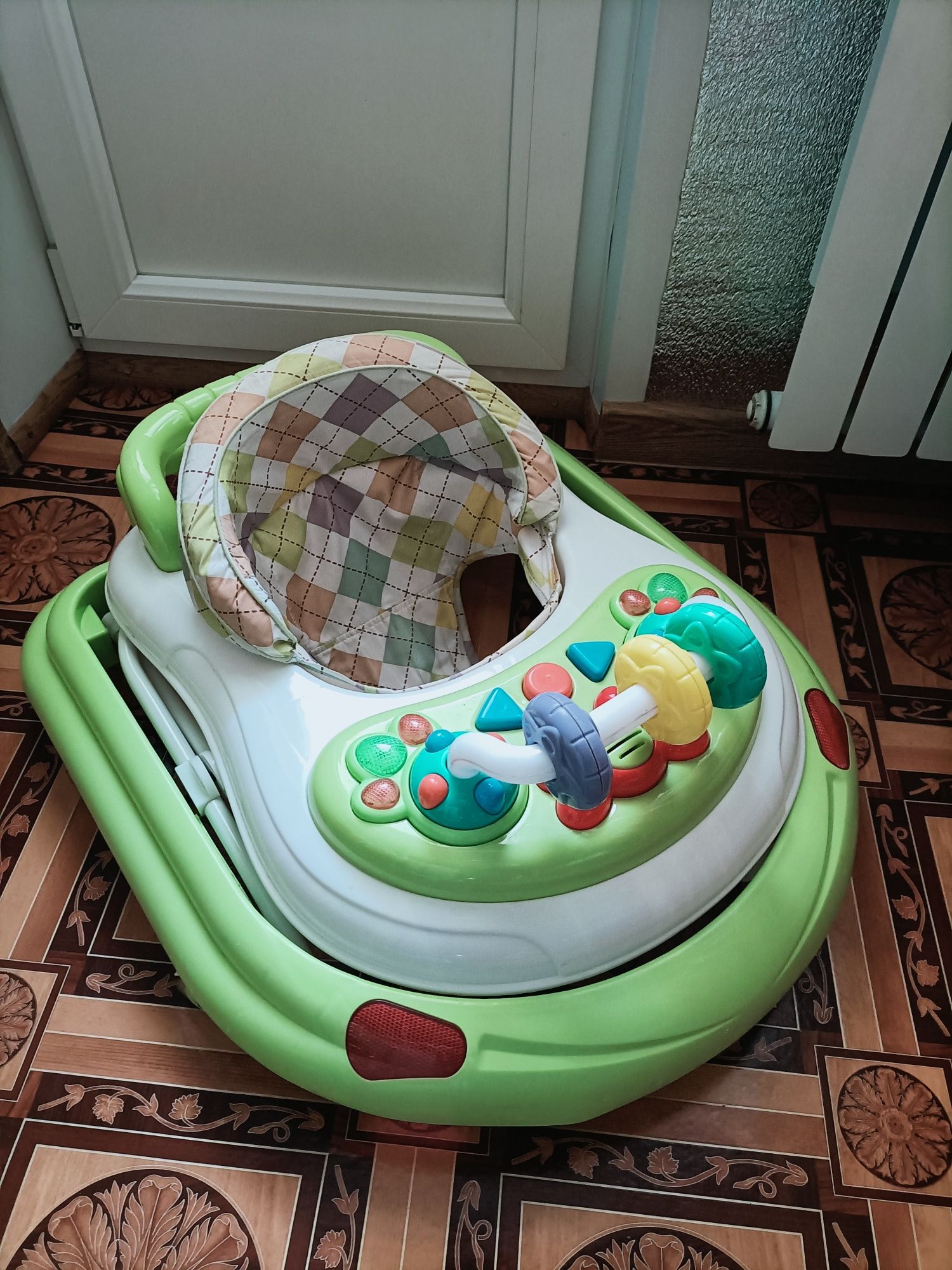 Продам  детские ходунки Carrello