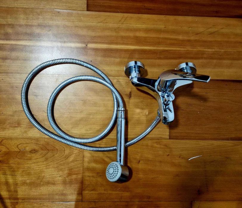 Torneira de banheira + Chuveiro + Suporte para Chuveiro