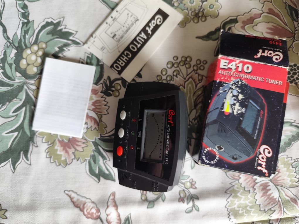 Tuner do gitary Cort E410