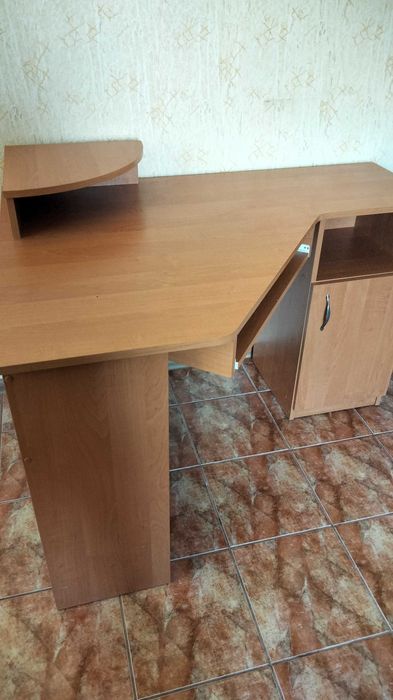 Письменний стол угловой