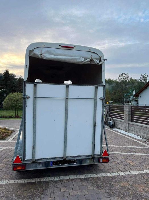 Przyczepa do przewozu koni. DMC 1600 kg