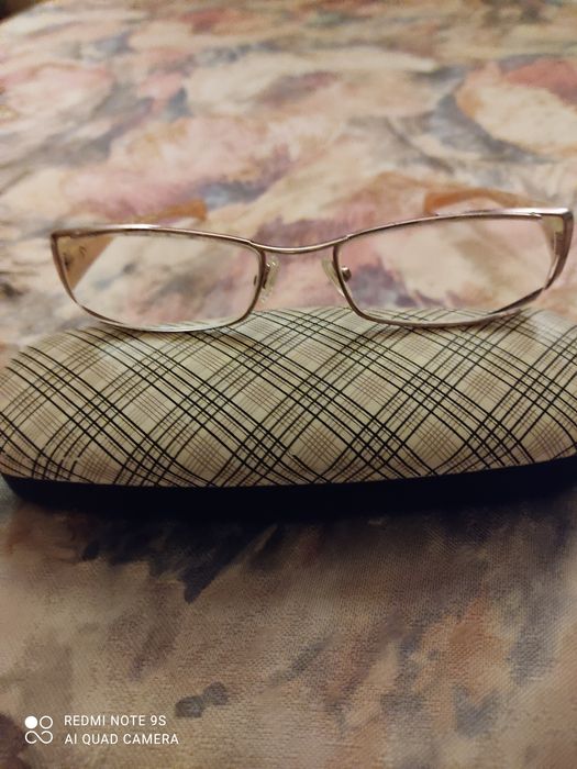 Oprawki do okularów.