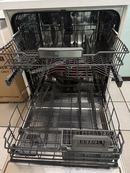 Посудомийна машина Whirlpool
